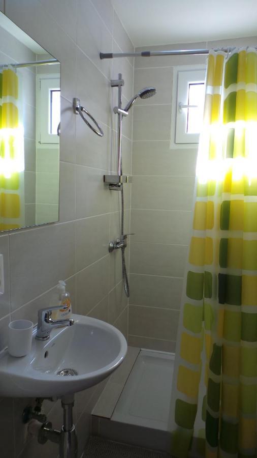 Rozalia Apartman Gyula Bagian luar foto