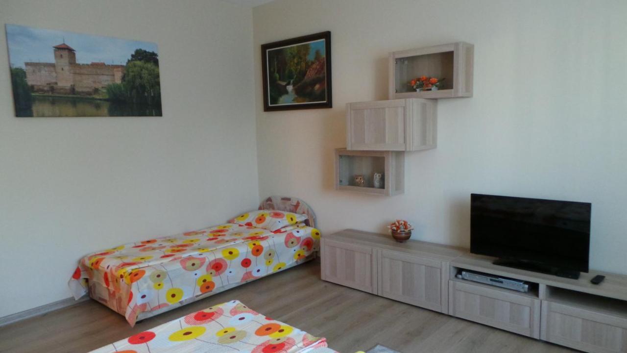 Rozalia Apartman Gyula Bagian luar foto